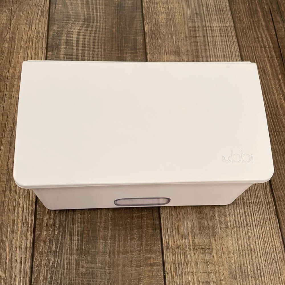 Ubbi Weighted Wipes Dispenser